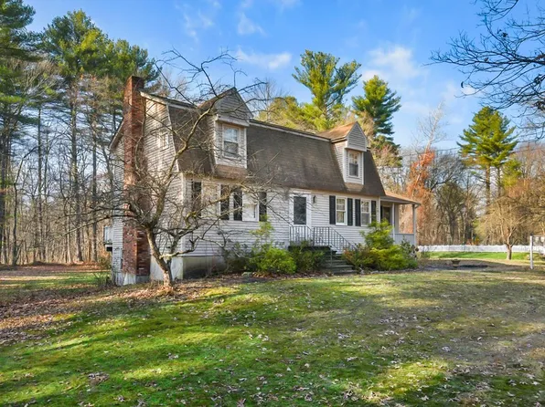 72 East St, Pepperell, MA 01463