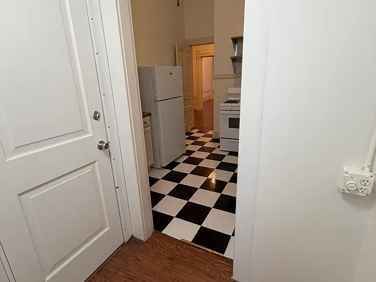 3131 Washington St #1 — Photo 7
