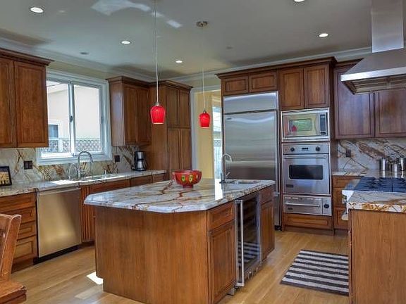 3rd image of 1023 Anza Dr