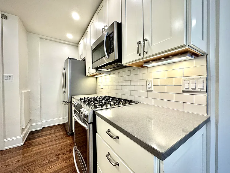 1710 N Prospect Ave — Photo 17