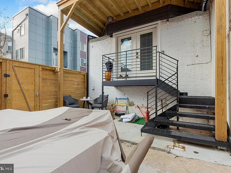 919 N 15th St #1R — Photo 17