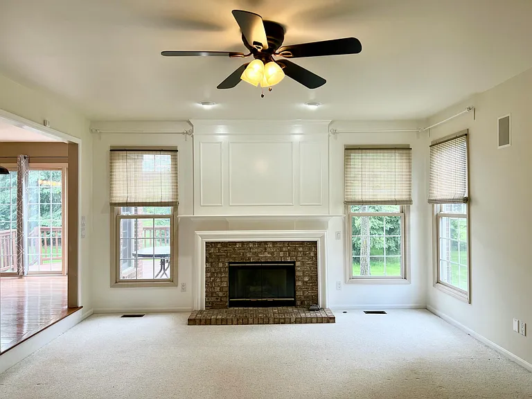 16185 Country Knoll Dr — Photo 8
