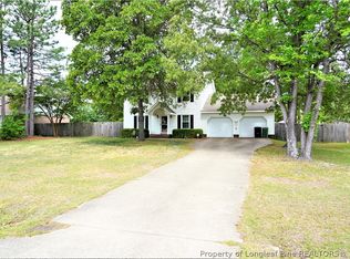 912 E Winds Ln, Fayetteville, NC 28311