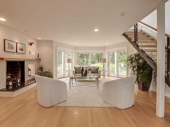 4th image of 17 Driftwood Ln