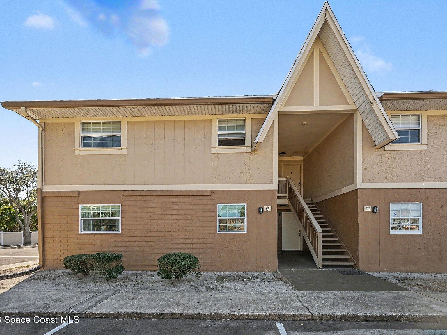 101 Bristol Ln #101