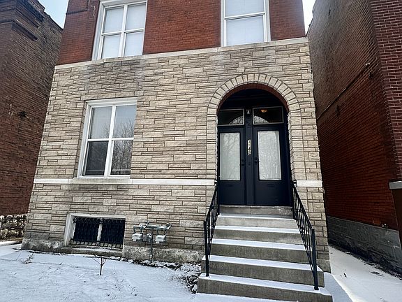 2nd image of 3148 Miami St #1F
