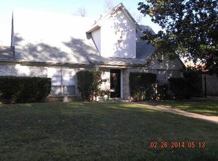 233 Lester St, Burleson, TX 76028