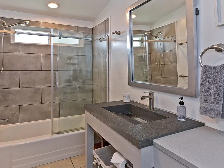 765 W Rosa Parks Rd — Photo 22
