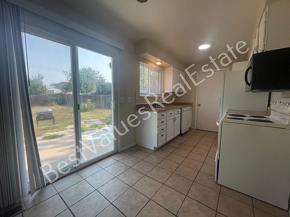 5th image of 2150 S Idalia St