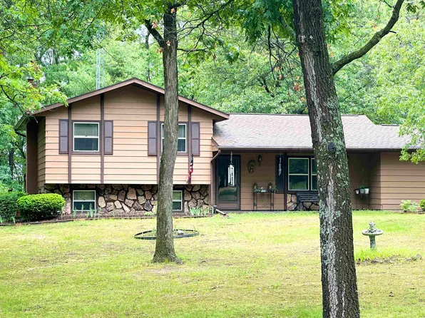 W6164 Woodland Hills Rd, New Lisbon, WI 53950