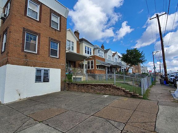 3rd image of 7395 Elmwood Ave
