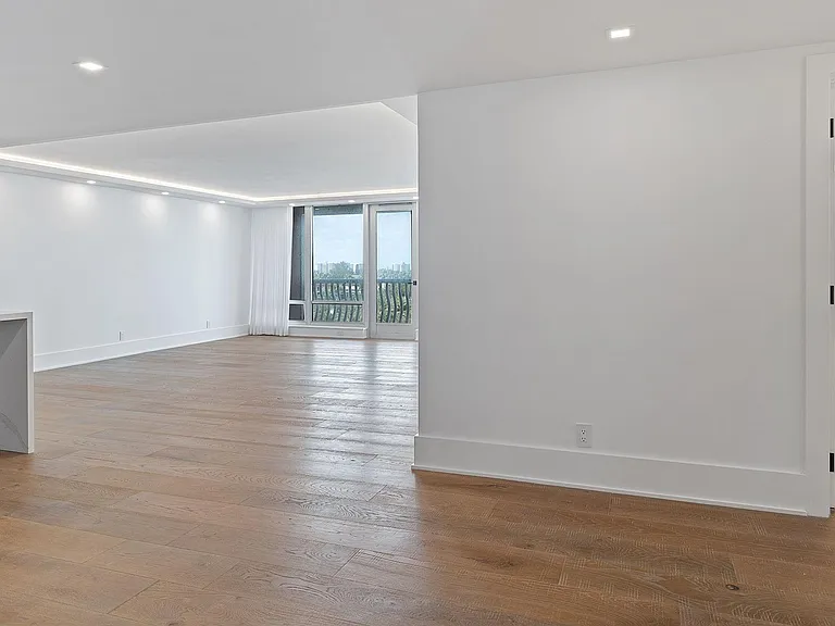 4020 Galt Ocean Dr #409 — Photo 14