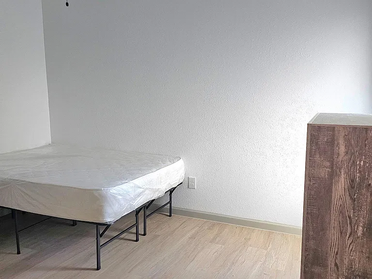 Room 2 Bed