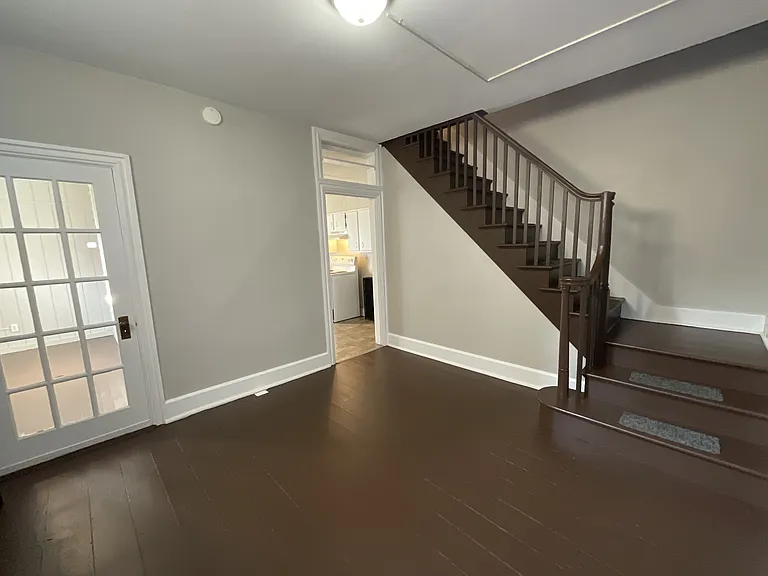 144 E Penn St — Photo 3