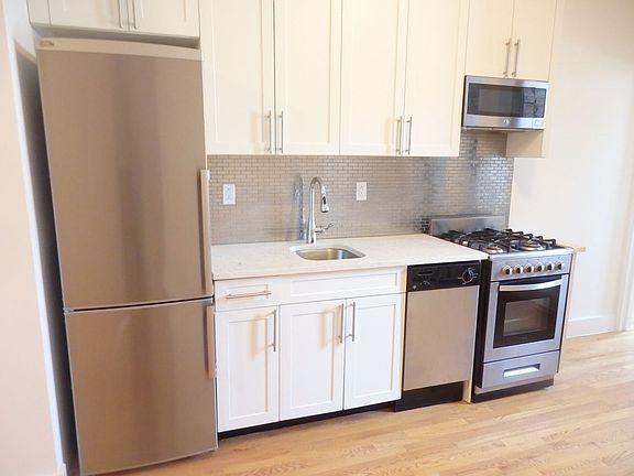3rd image of 639 10th Ave APT 3D