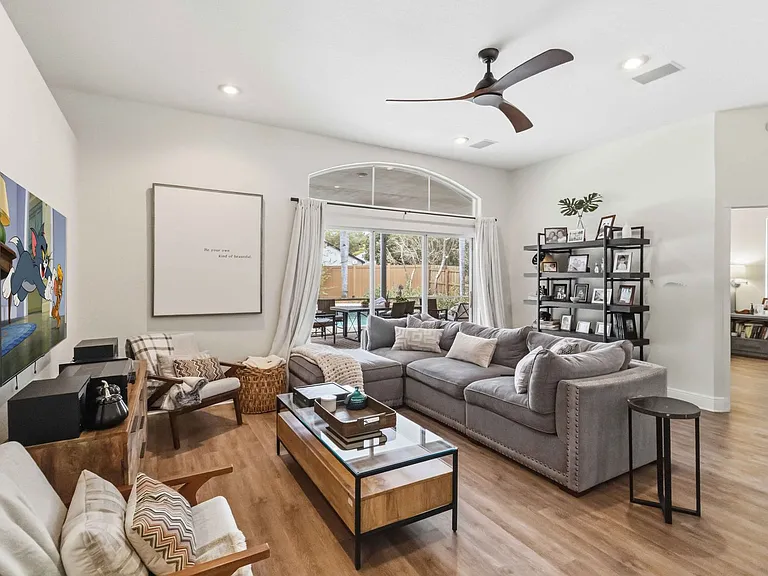 5028 Southampton Cir — Photo 9