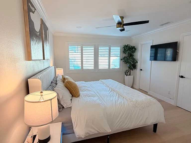 1st Bedroom-King Size bed