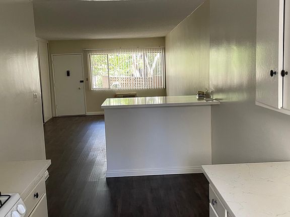 3rd image of 316 Pasadena Ave #3