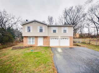 2584 Lower Skyline Dr, High Ridge, MO 63049