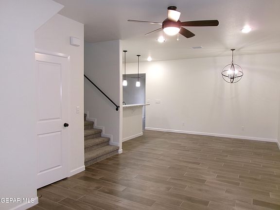 4th image of 1060 Hoppas Ct #B