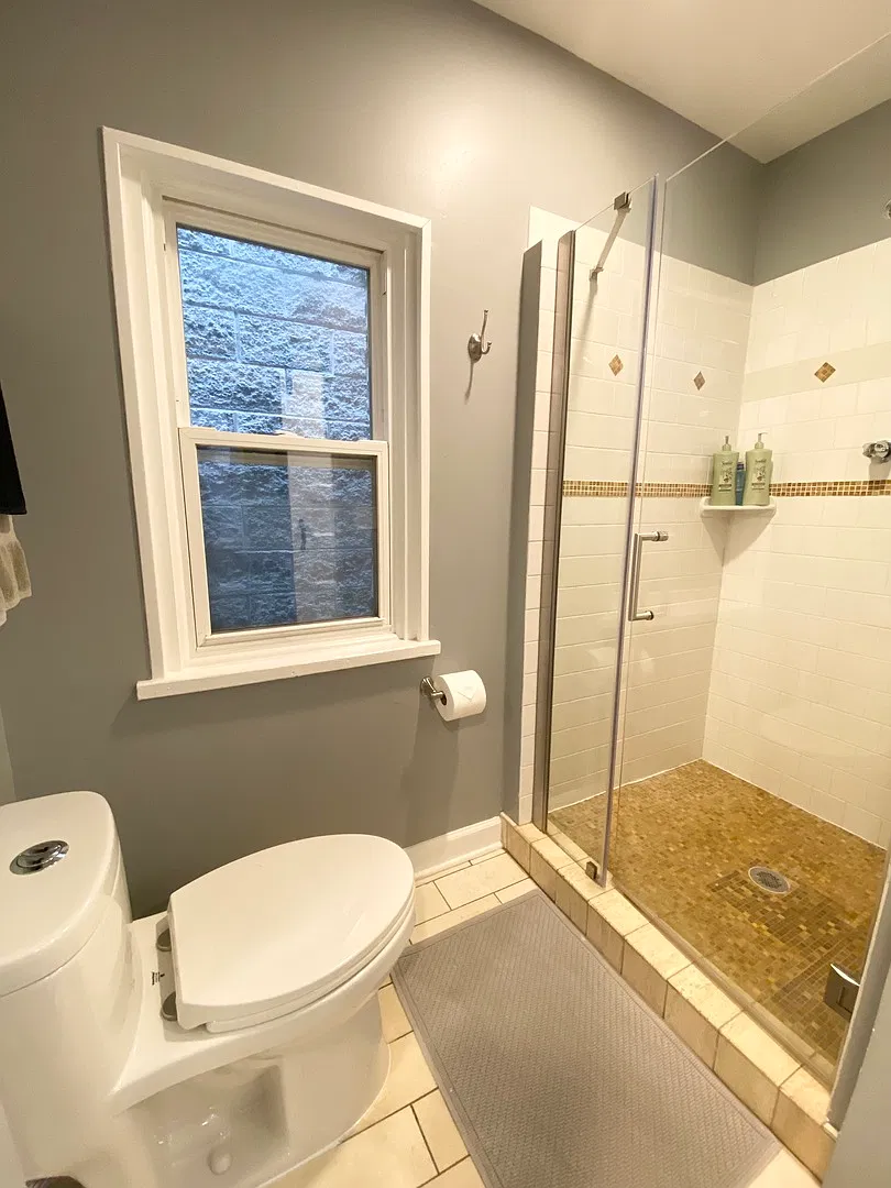 3 bed, 1100 sqft, $3,500 — Photo 4