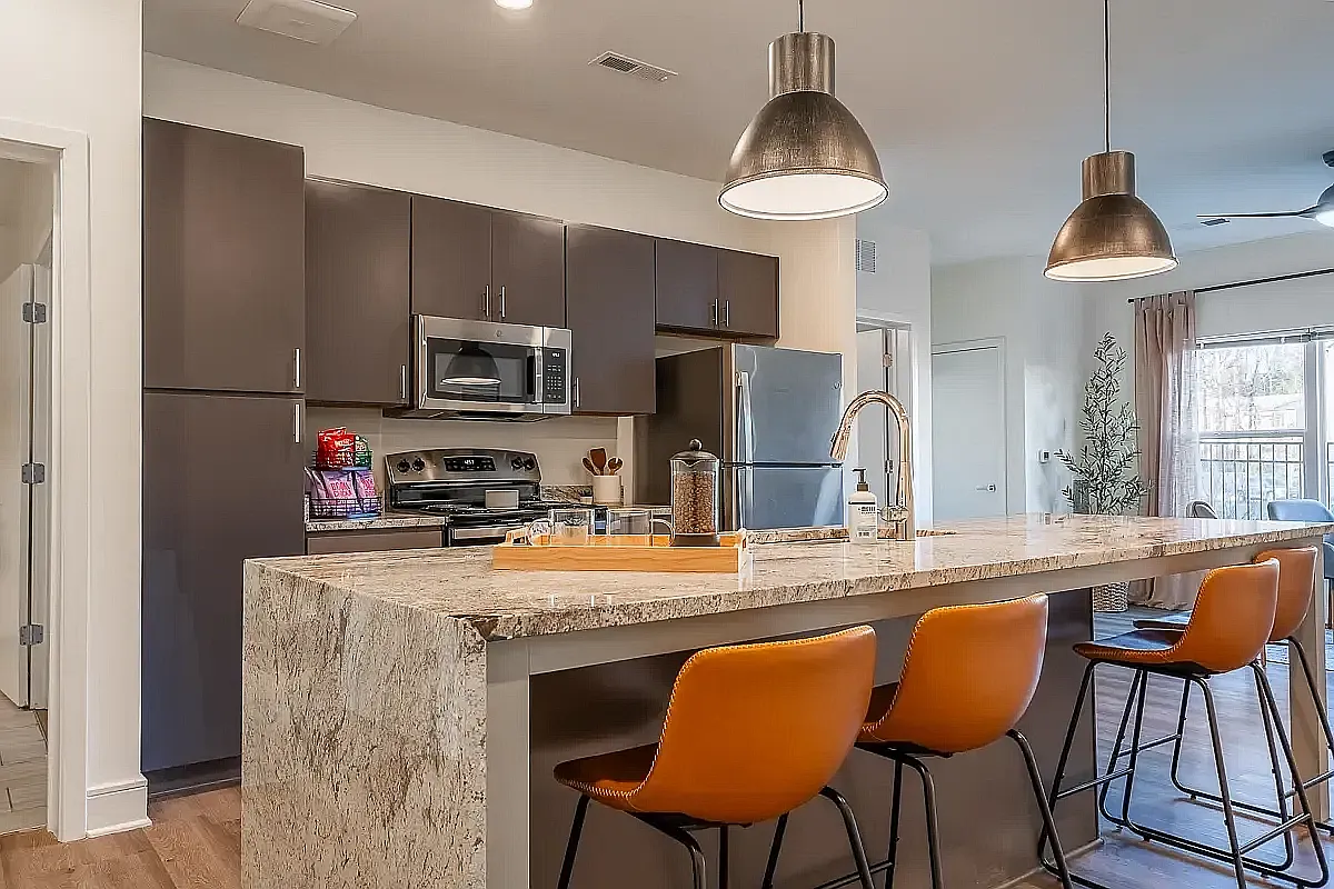 5 Row Apartments — Photo 2