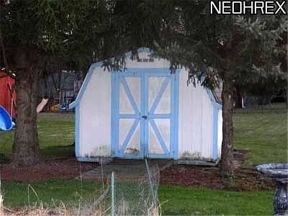 3rd image of 2232 Eastwood Ave