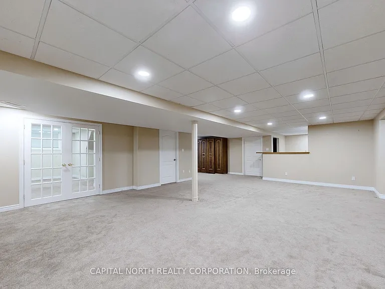43 Gardiner Dr #LOWER — Photo 6