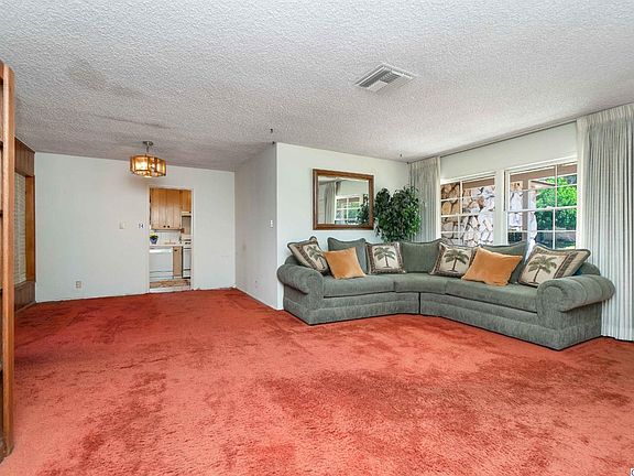 4th image of 10923 Nassau Ave