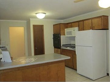 Kitchen breakfast bar