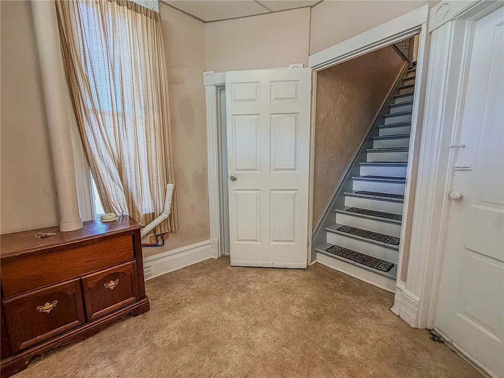 2 bed, $1,100 — Photo 3