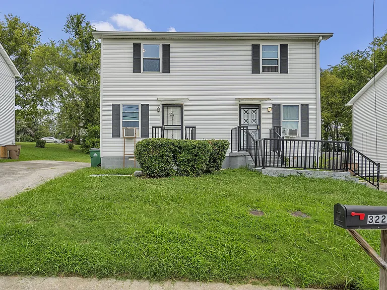 3226 Lincoln Ave — Photo 1