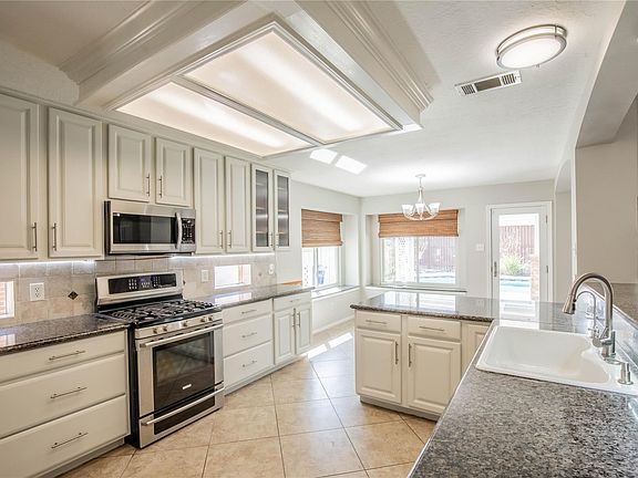 4th image of 23234 Willow Canyon Dr