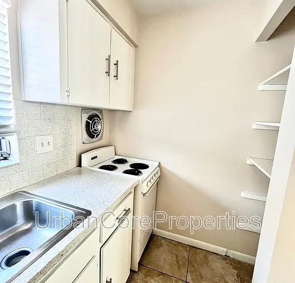 321 24th Ave N #8 — Photo 5