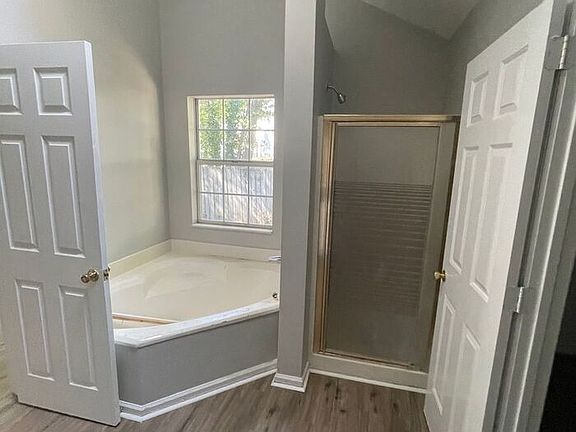 2nd image of 3932 Calumet Dr