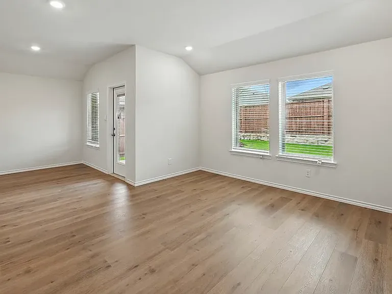 505 Lansdowne Dr — Photo 11