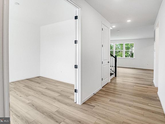 4th image of 213 Camwood Ct