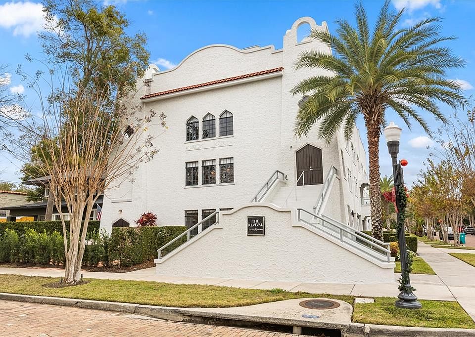 1st image of 601 E Ridgewood St