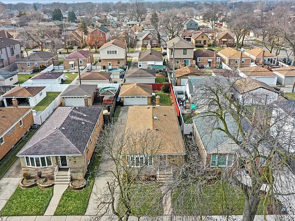 3rd image of 5212 S Oak Park Ave