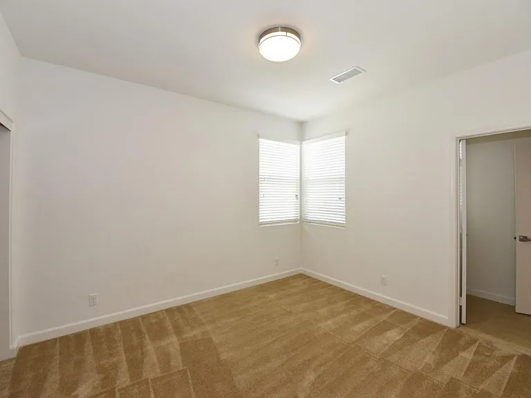 17 Arriate St — Photo 33