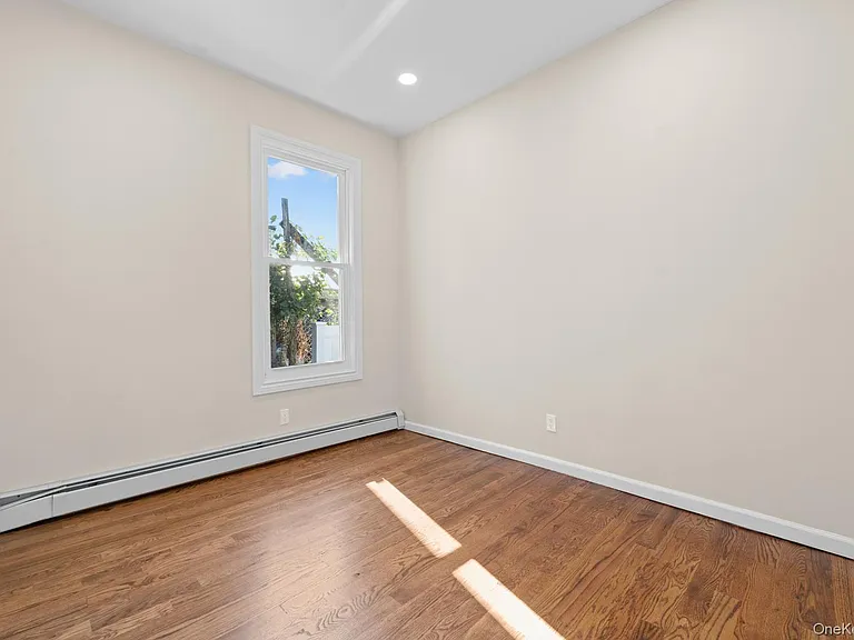 460 S 6th Ave #1 — Photo 16