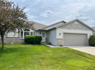 4540 Meadow Lakes Ln NW, Rochester, MN 55901