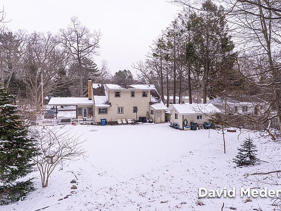 3rd image of 4105 Lake Harbor Rd