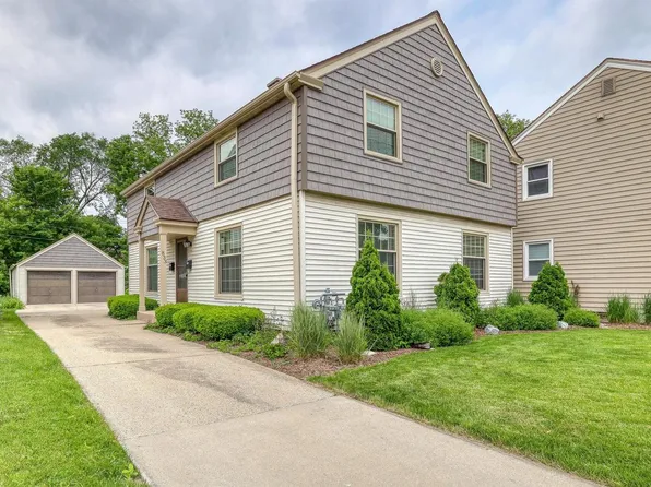 833 Robertson STREET, Wauwatosa, WI 53213