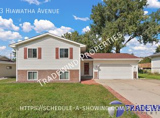 783 Hiawatha Ave, Vadnais Heights, MN 55127