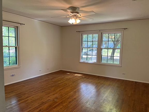 2nd image of 137 Schreiner Pl