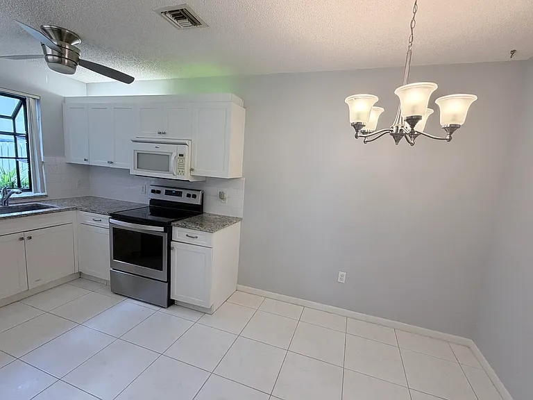 5136 Floria Dr #G — Photo 7