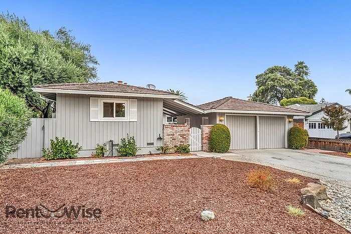 2080 Helena Way — Photo 32