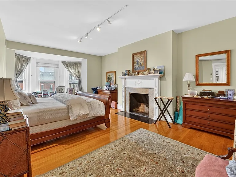 290 Beacon St #4 — Photo 6