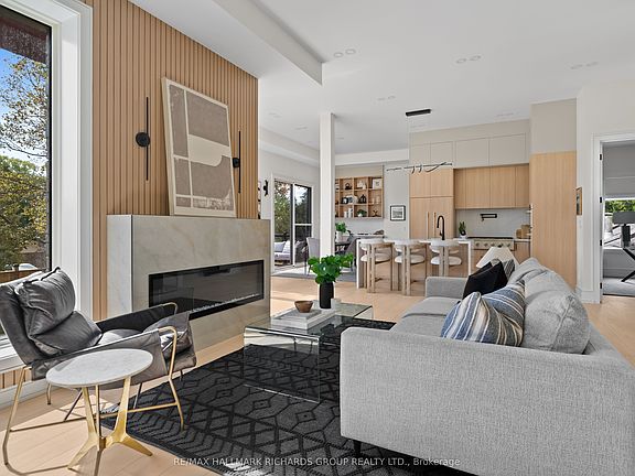 4th image of 44 Sunnypoint Cres